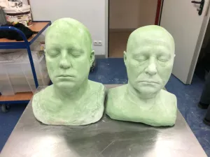 EIN WERKSTATTBESUCH IN DER MASKENABTEILUNG